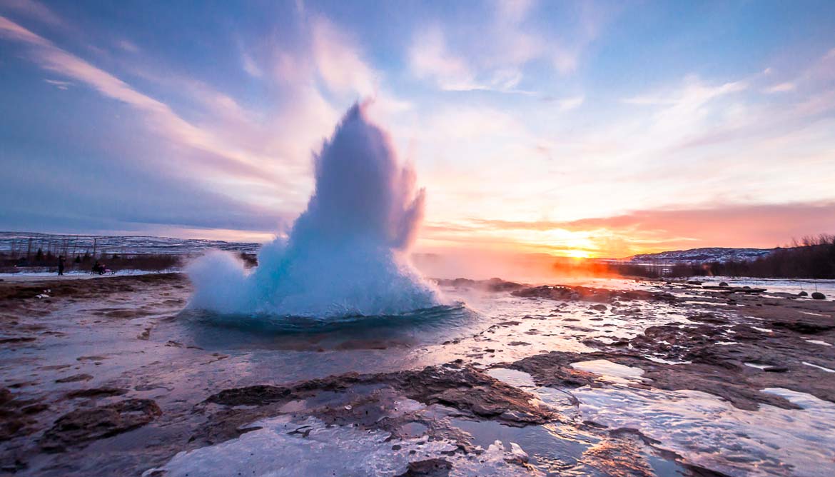 iceland-geyser.jpg (1)